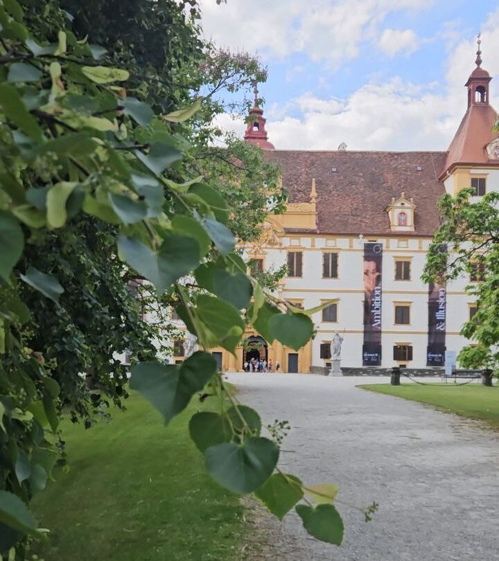 Замок Еггенберг в Граці